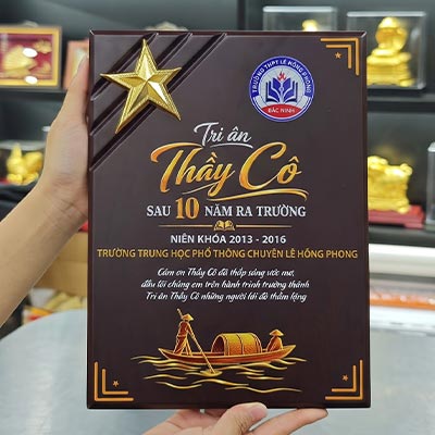 Quà Tặng Bảng Vinh Danh VD07 KT 21x28cm Đẹp, Trang Trọng