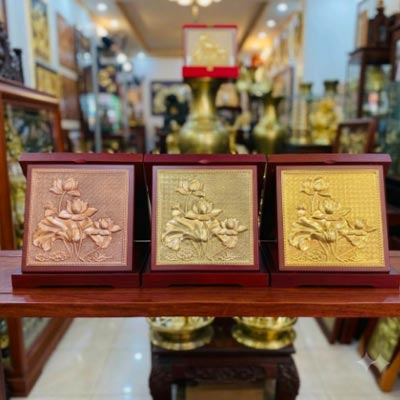 Quà Tặng Hộp Tranh Hoa Sen Bằng Đồng Khổ Vuông 16cm