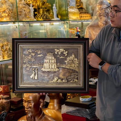 Tranh Tháp Rùa Hồ Gươm Bằng Đồng Màu Trầm Cổ Khung Composite Khổ 55cm x 40cm