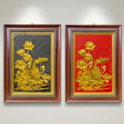 Tranh Hoa Sen bằng đồng dát vàng khổ dọc 40cm x 55cm