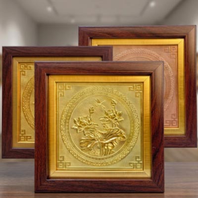 Tranh Hoa Sen bằng đồng để bàn khổ vuông 20cm (mẫu 2)