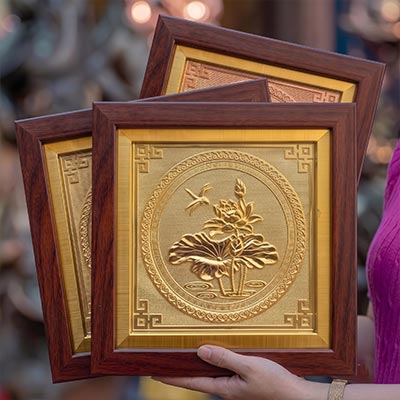Tranh Hoa Sen bằng đồng để bàn khổ vuông 20cm (mẫu 1)